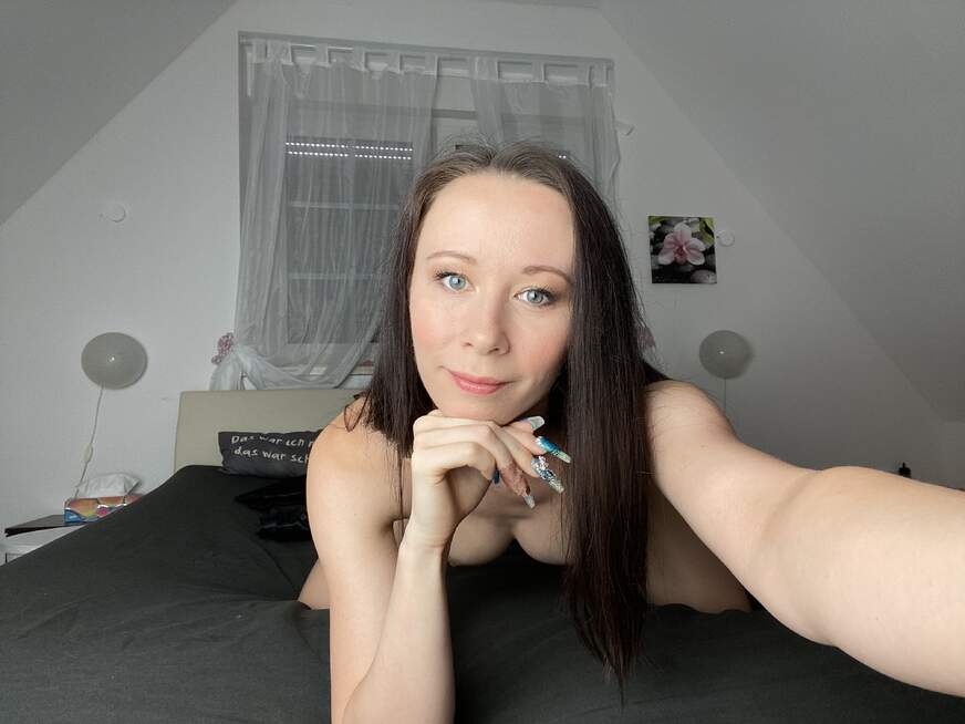 Ronya Rabe nudes